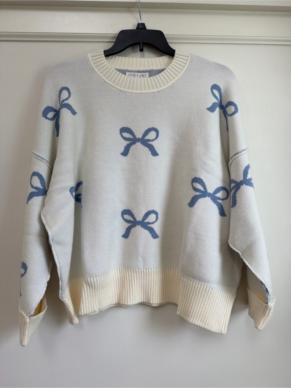 She + Sky Cream Blue Bow Crew Neck Sweater Oversized Viscose Blend Knit L NWT